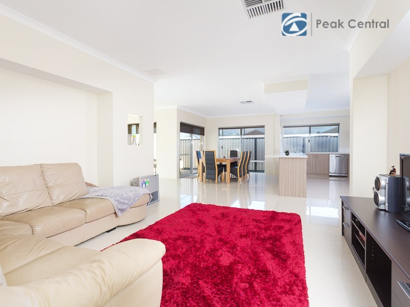 8 Balboa Loop, Aubin Grove WA 6164