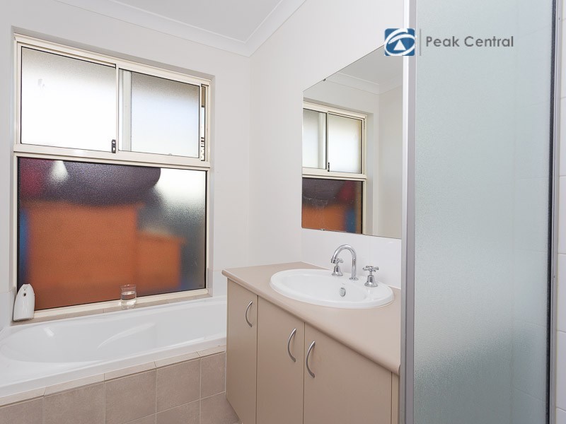 27 Bologna Gardens, Aubin Grove WA 6164