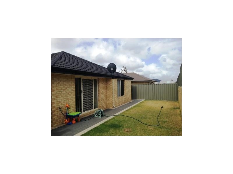 27 Bologna Gardens, Aubin Grove WA 6164