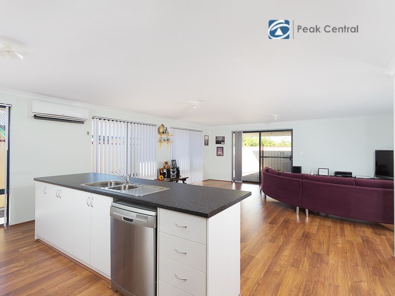 15 Canopus Loop, Hammond Park WA 6164