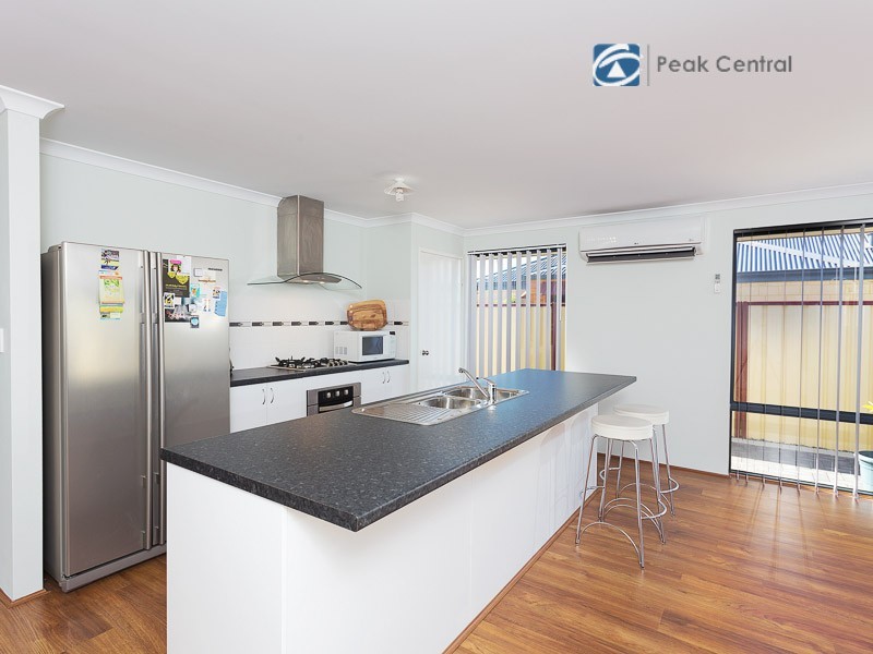 15 Canopus Loop, Hammond Park WA 6164