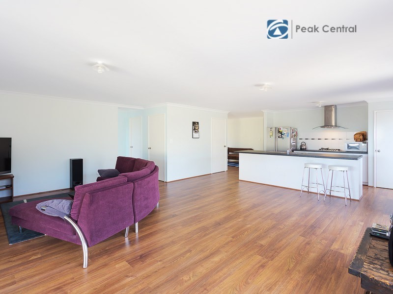 15 Canopus Loop, Hammond Park WA 6164