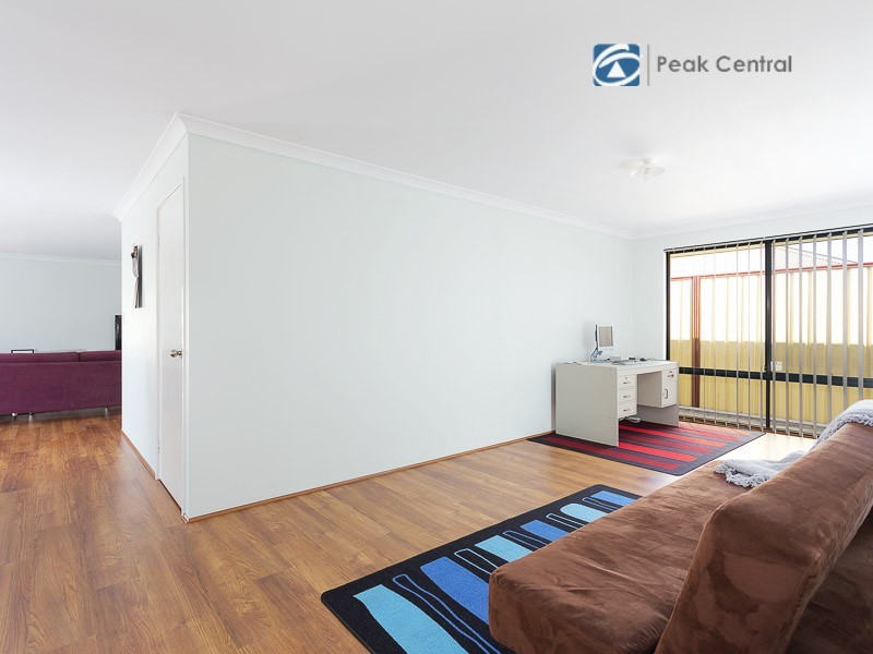 15 Canopus Loop, Hammond Park WA 6164