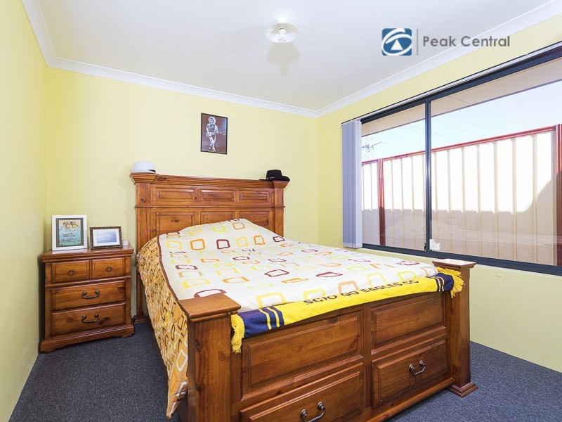 15 Canopus Loop, Hammond Park WA 6164