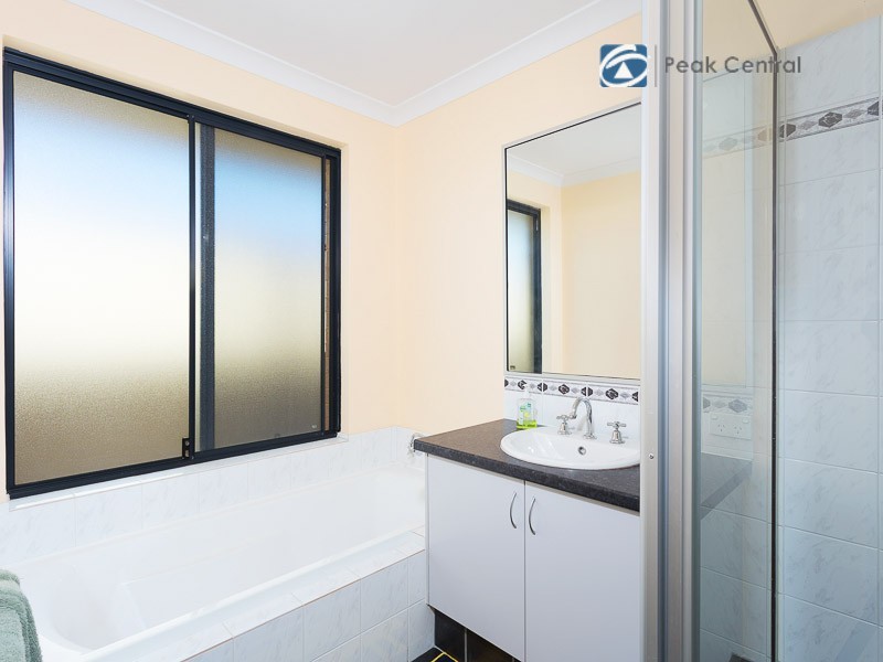 15 Canopus Loop, Hammond Park WA 6164