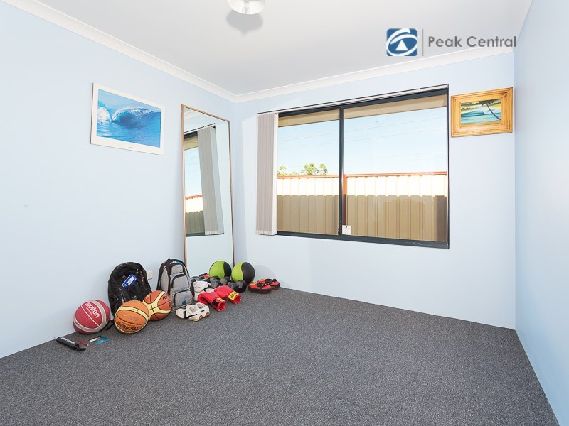 15 Canopus Loop, Hammond Park WA 6164