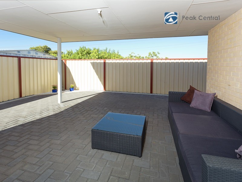 15 Canopus Loop, Hammond Park WA 6164