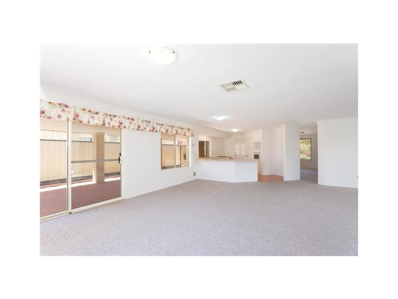 8 Oxburgh Link, Success WA 6164