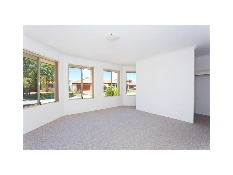 8 Oxburgh Link, Success WA 6164