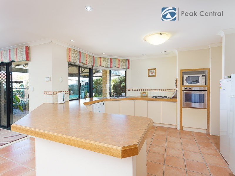 23 Ellesmere Circuit, Success WA 6164