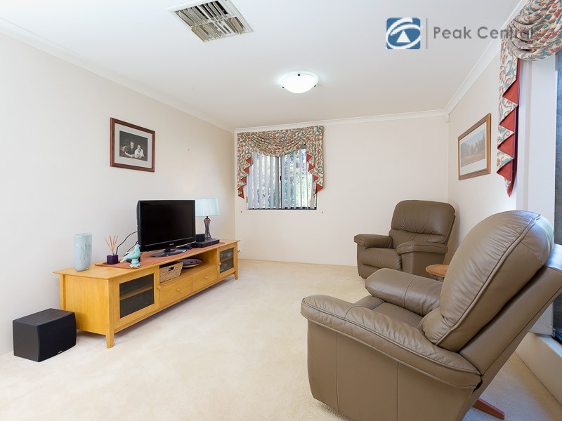 23 Ellesmere Circuit, Success WA 6164