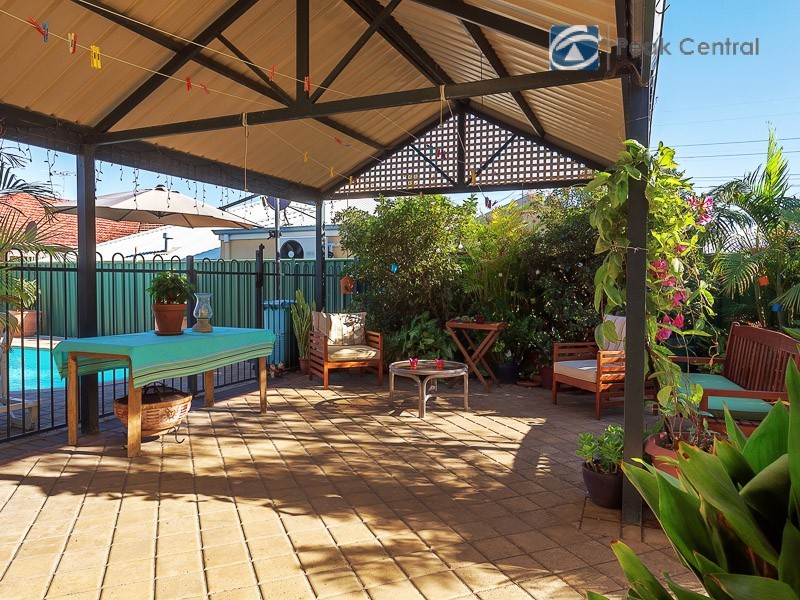 23 Ellesmere Circuit, Success WA 6164