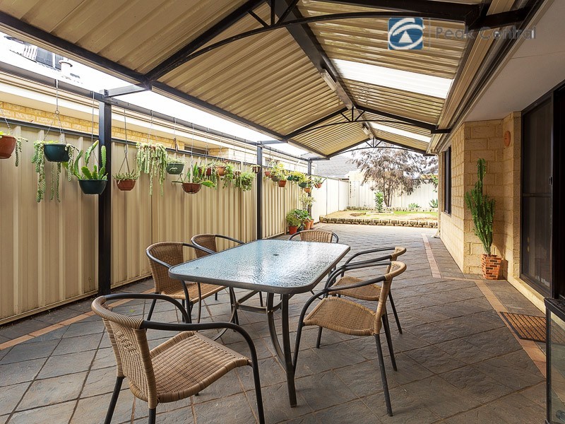 34 Plumwood Avenue, Hammond Park WA 6164