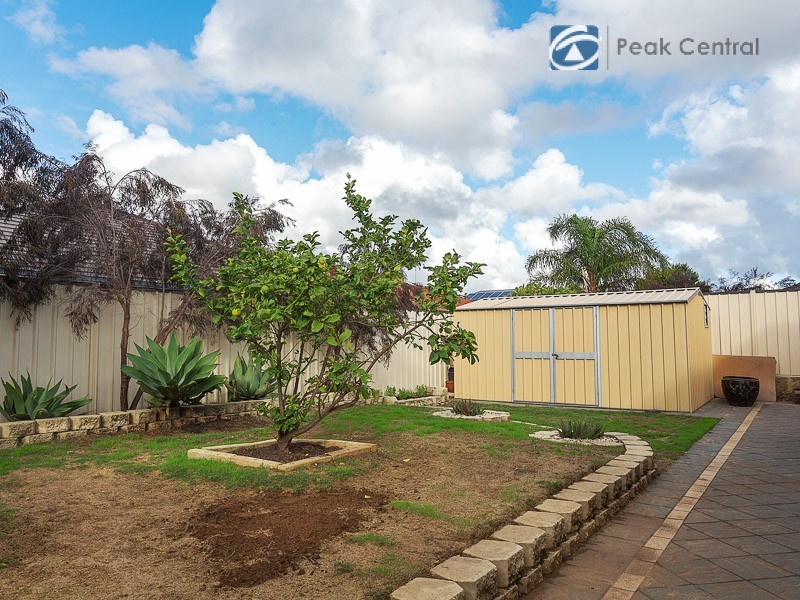 34 Plumwood Avenue, Hammond Park WA 6164