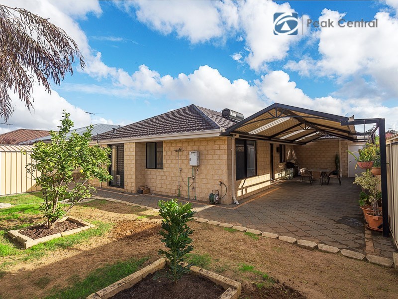 34 Plumwood Avenue, Hammond Park WA 6164