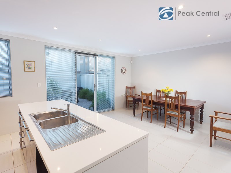 74 Congenial Loop, Atwell WA 6164