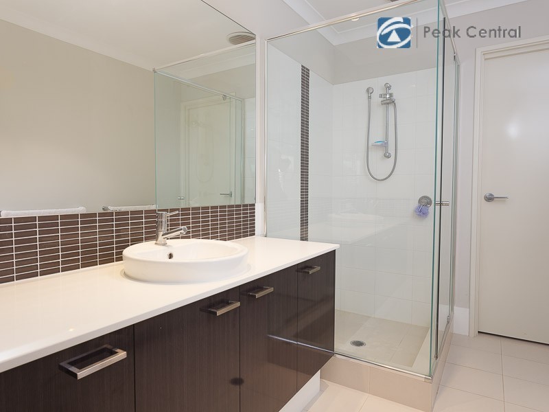 74 Congenial Loop, Atwell WA 6164