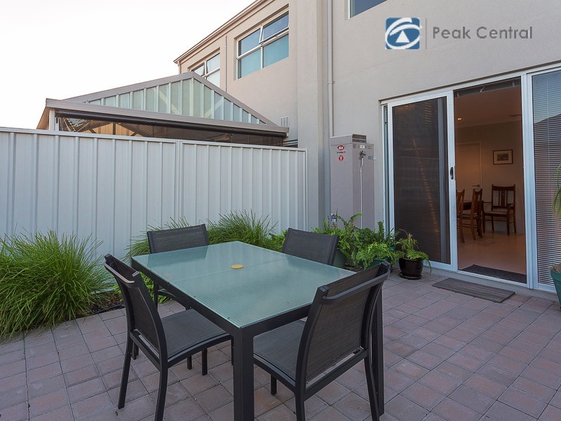 74 Congenial Loop, Atwell WA 6164