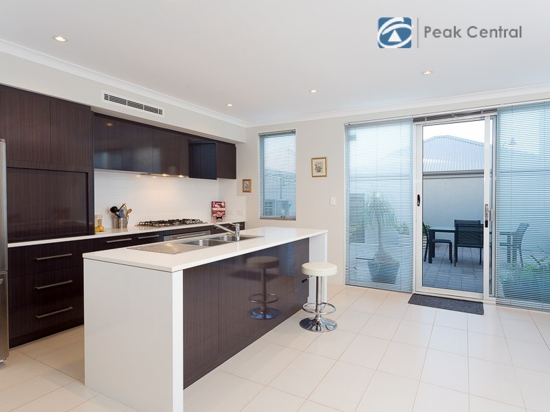 74 Congenial Loop, Atwell WA 6164