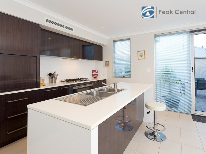 74 Congenial Loop, Atwell WA 6164