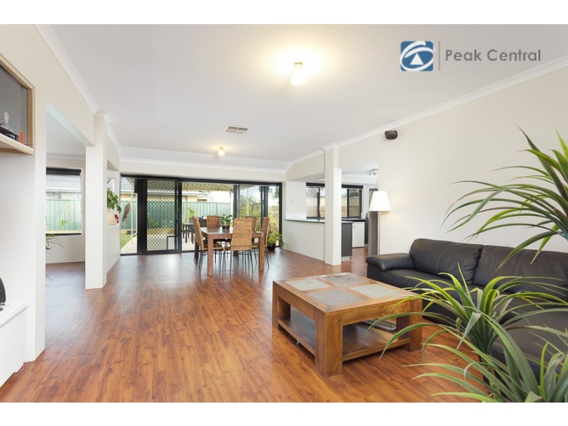 2 Bendee Drive, Atwell WA 6164