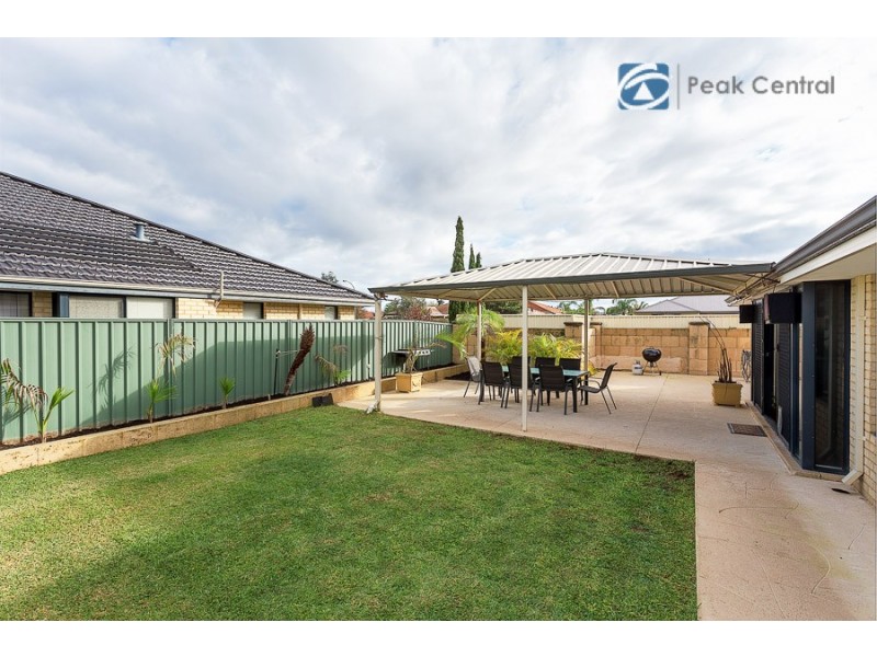 2 Bendee Drive, Atwell WA 6164