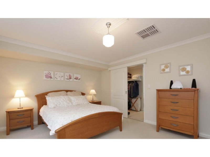 224 Tapper Road, Atwell WA 6164