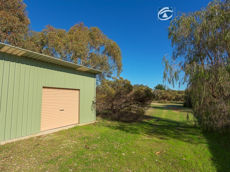 25 Casella Place, Wandi WA 6167