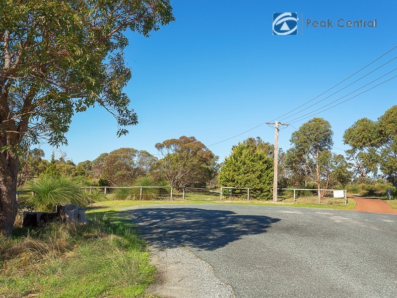 25 Casella Place, Wandi WA 6167