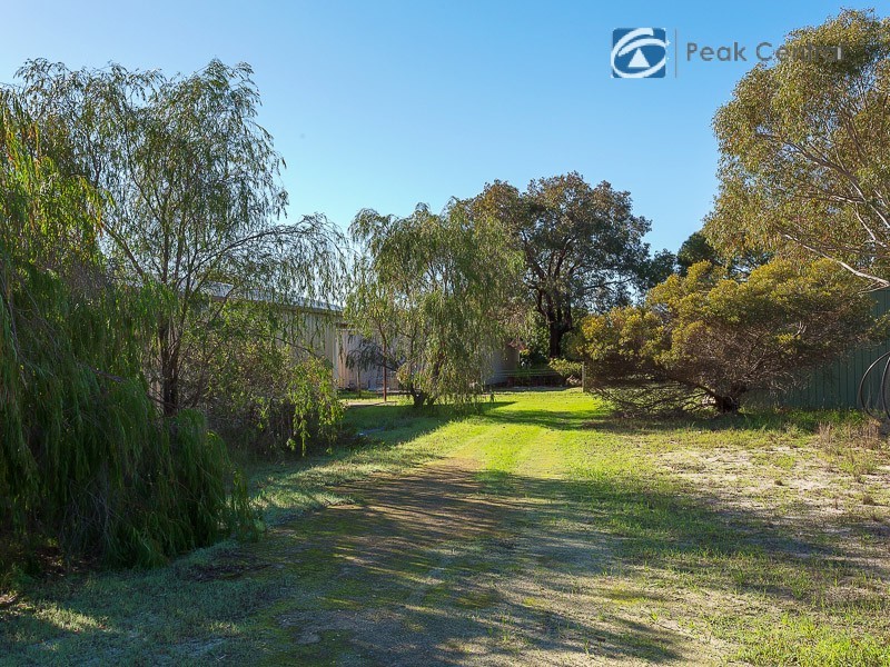 25 Casella Place, Wandi WA 6167