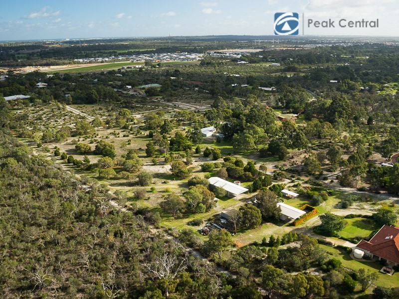 25 Casella Place, Wandi WA 6167