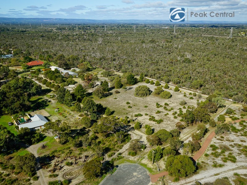 25 Casella Place, Wandi WA 6167