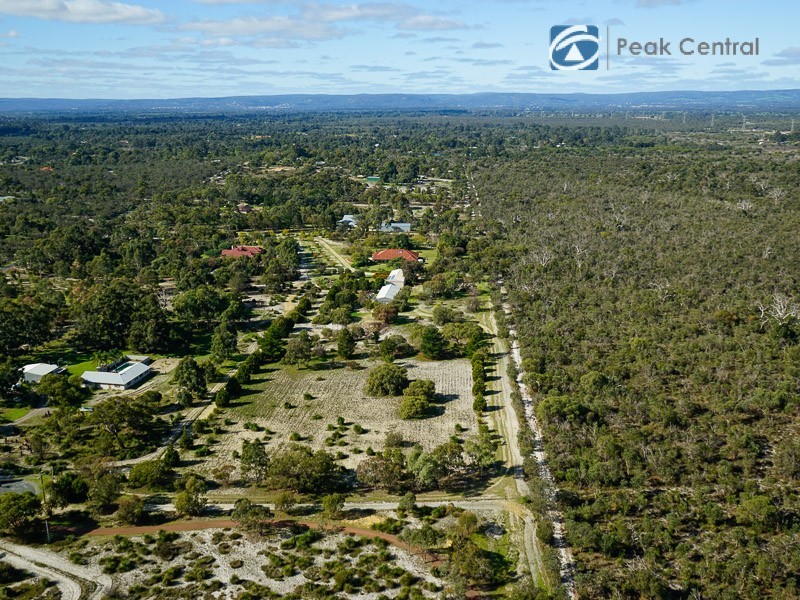 25 Casella Place, Wandi WA 6167