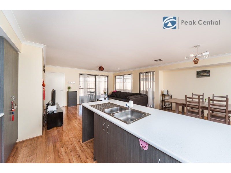 50 Gaebler Road, Hammond Park WA 6164