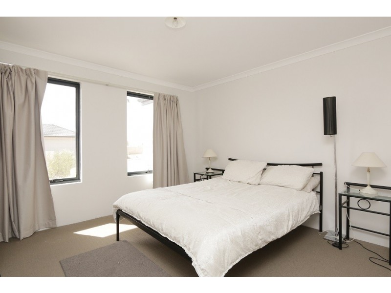 71 Peregrine Circle, Beeliar WA 6164