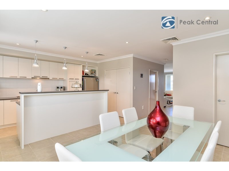 28 Congenial Loop, Atwell WA 6164