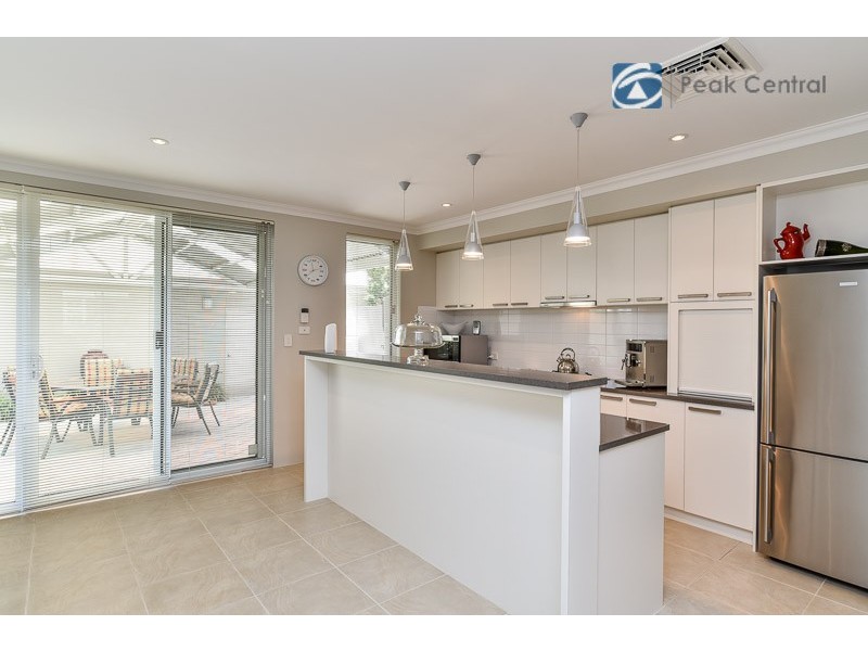 28 Congenial Loop, Atwell WA 6164