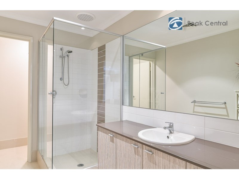 28 Congenial Loop, Atwell WA 6164