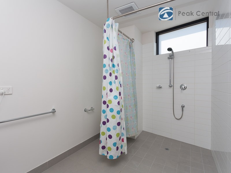 32/20 Signal Tce, Cockburn Central WA 6164