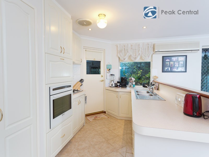 25 Jakovich Circuit, Atwell WA 6164