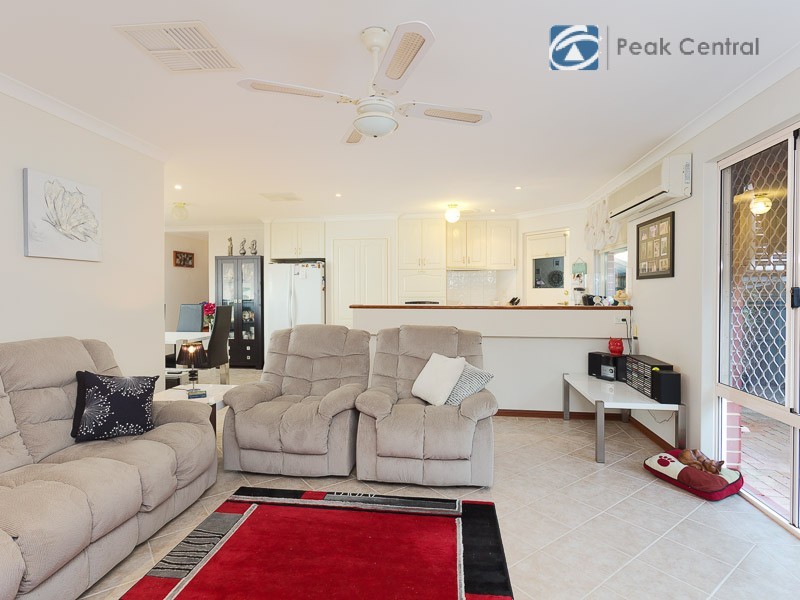 25 Jakovich Circuit, Atwell WA 6164