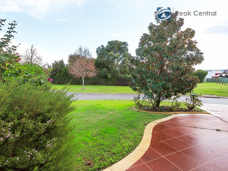 25 Jakovich Circuit, Atwell WA 6164