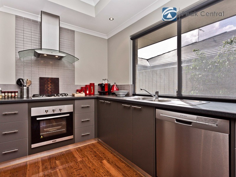 23 Cornforth Way, Piara Waters WA 6112