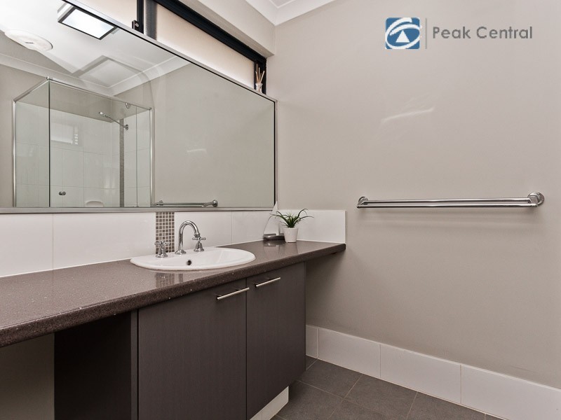 23 Cornforth Way, Piara Waters WA 6112