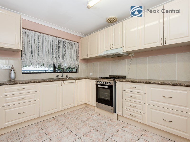 36 Kemmish Avenue, Parmelia WA 6167