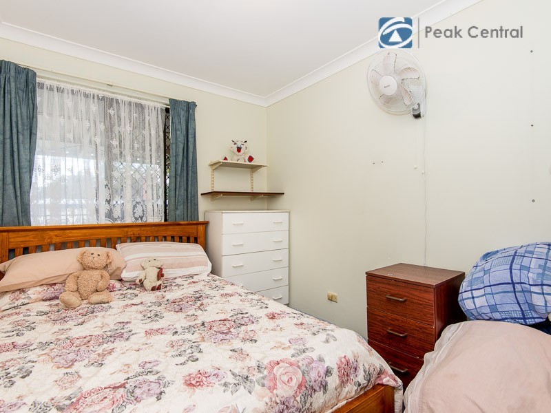 36 Kemmish Avenue, Parmelia WA 6167