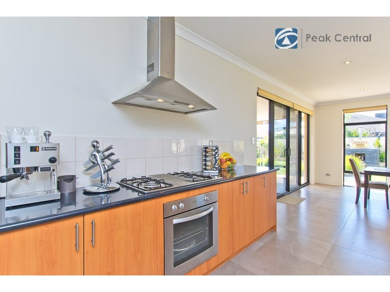 14 Plymouth Corner, Success WA 6164