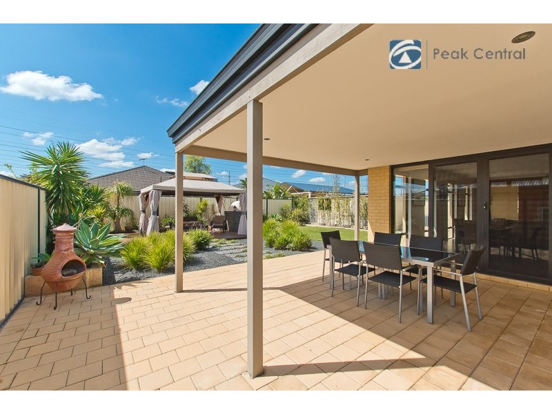 14 Plymouth Corner, Success WA 6164