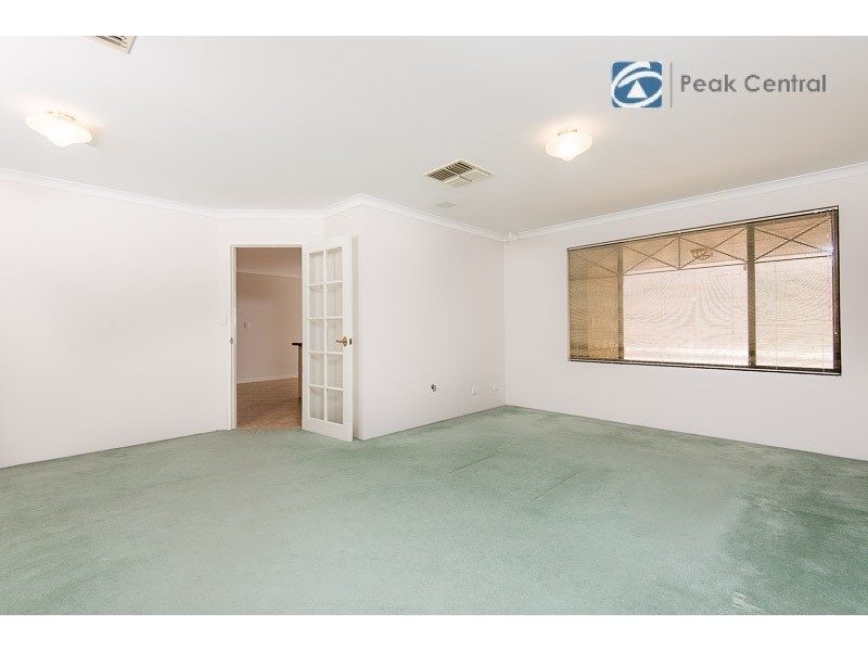 9 St Claire Gardens, Atwell WA 6164