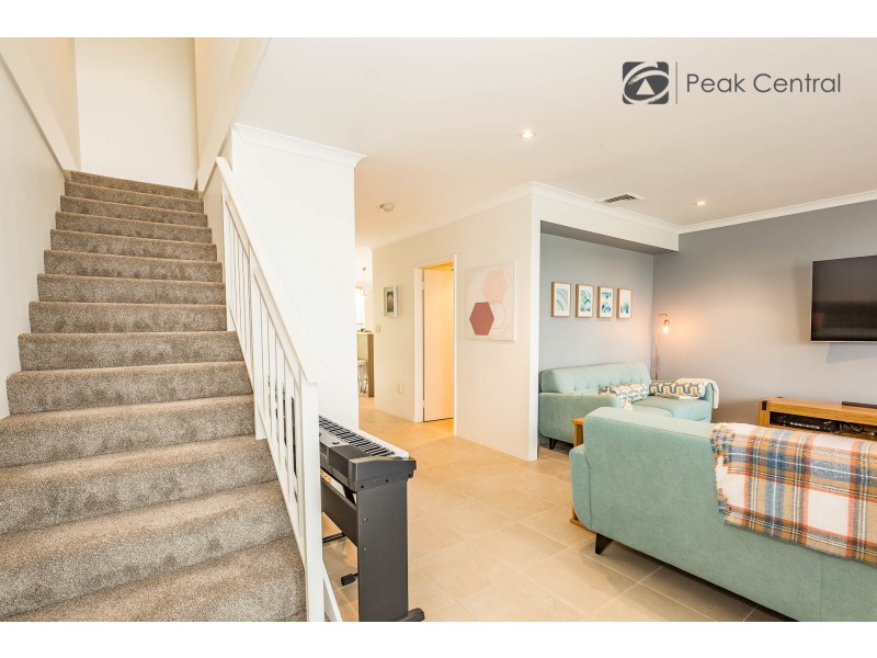 8 Congenial Loop, Atwell WA 6164